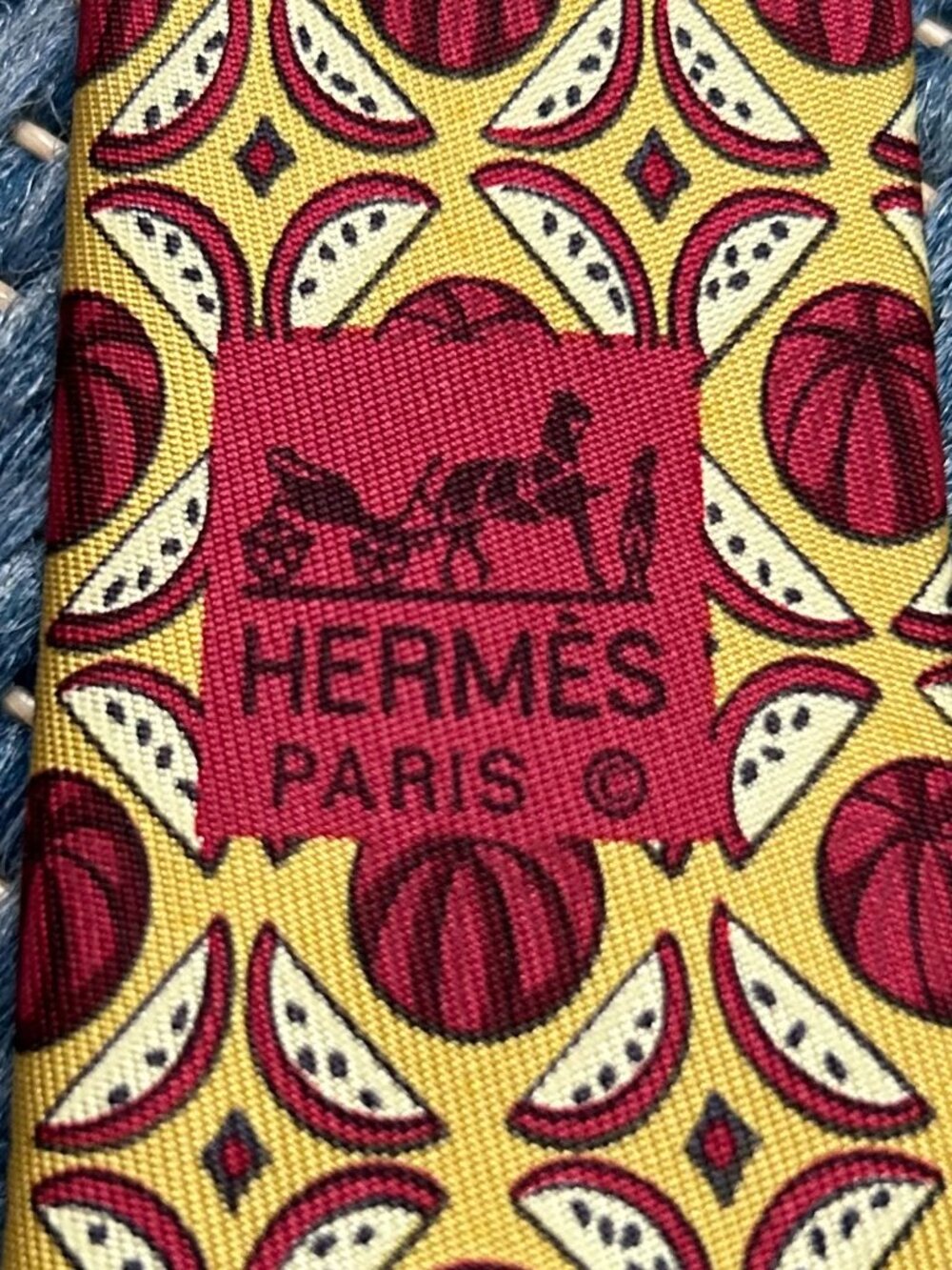 HERMES Tie - Like New Silk Pattern - Ochre and Maroon with Cream Accents - Rare
